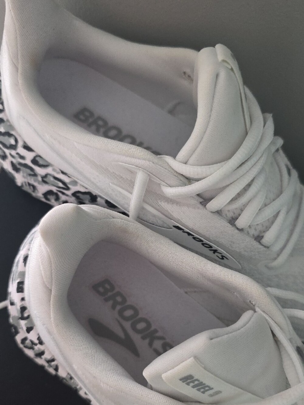 Brooks White Women's Running Shoes with Leopard-Print Midsole - Picture 3 of 5